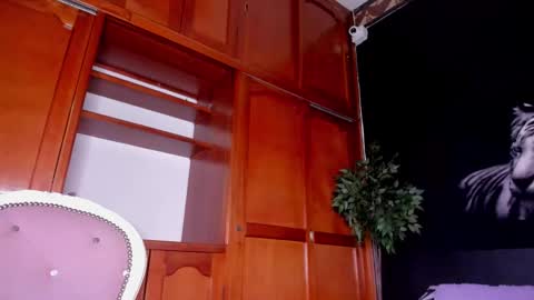 Anahi online show from 12-04-25, 03:16