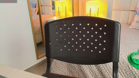 Anahi  online show from 01-15-26, 07:39