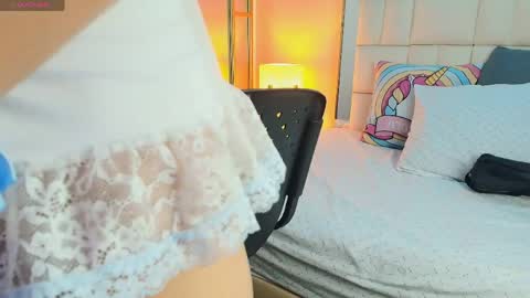 Anahi  online show from 04-22-26, 07:15