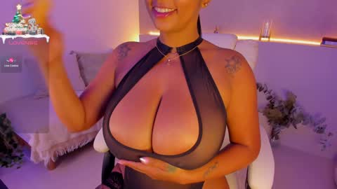 Snapshot of anahi_ryan chatting on 12-17-24, 01:05 Ana online show from 12-17-24, 01:05