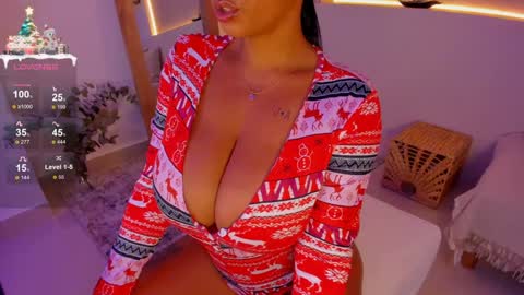 Snapshot of anahi_ryan chatting on 12-21-24, 03:09 Ana online show from 12-21-24, 03:09