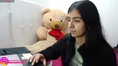 Anahi Browns online show from 10-22-25, 10:09