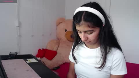 Anahi Browns online show from 01-15-26, 09:18