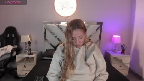 Snapshot of anahii_jones chatting on 01-04-25, 09:52 Anah Jones online show from 01-04-25, 09:52