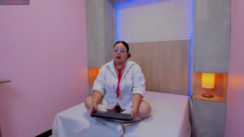  online show from 06-25-26, 07:07