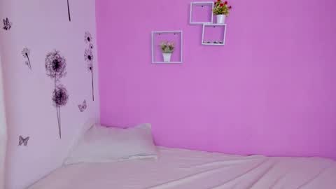 Snapshot of anahys_wallac chatting on 11-04-25, 04:11 anahys online show from 11-04-25, 04:11