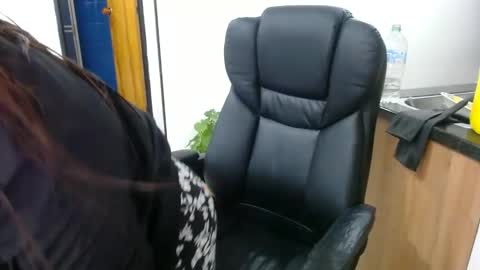 Snapshot of anaids_dam chatting on 01-01-25, 10:24 anaids online show from 01-01-25, 10:24