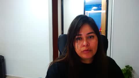 Snapshot of anaids_dam chatting on 01-02-25, 08:02 anaids online show from 01-02-25, 08:02