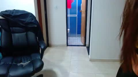 Snapshot of anaids_dam chatting on 01-28-25, 10:56 anaids online show from 01-28-25, 10:56