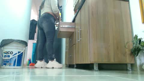 Snapshot of anaids_dam chatting on 10-17-25, 05:59 anaids online show from 10-17-25, 05:59