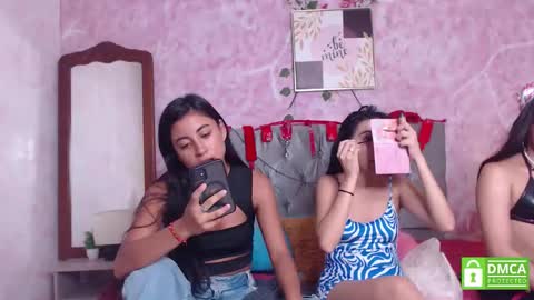 Snapshot of anais_victoria chatting on 10-28-25, 02:26 Anais Victoria online show from 10-28-25, 02:26