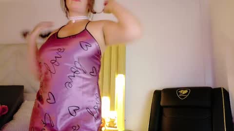 Snapshot of anaise_latif chatting on 05-15-26, 11:17 Anaise online show from 05-15-26, 11:17