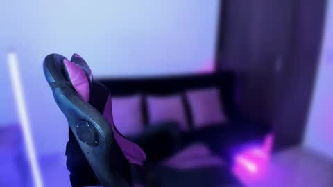      help me to get 100 thumps up  online show from 01-05-25, 01:45