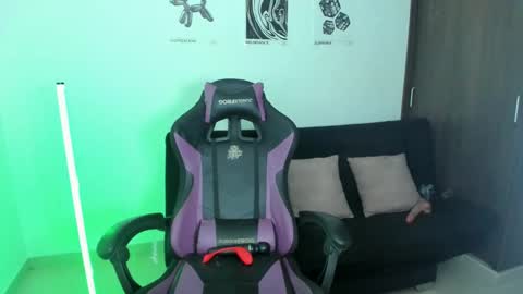      help me to get 100 thumps up  online show from 02-19-25, 05:16