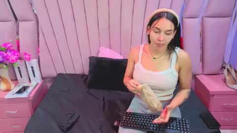 AbbyAndAntonela online show from 02-24-26, 12:58