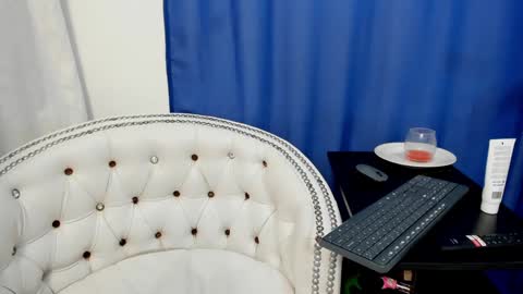 analia18  online show from 01-15-25, 03:18