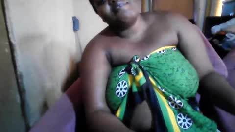 Snapshot of analslut1987 chatting on 02-20-25, 07:12 analslut1987 online show from 02-20-25, 07:12