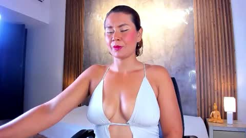 Snapshot of analuna__ chatting on 10-23-25, 08:51 Ana Luna online show from 10-23-25, 08:51