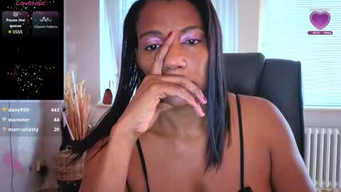 Snapshot of anamaar chatting on 10-06-25, 10:12 Ana online show from 10-06-25, 10:12