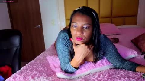 Snapshot of anamaar chatting on 10-27-25, 11:58 Ana online show from 10-27-25, 11:58