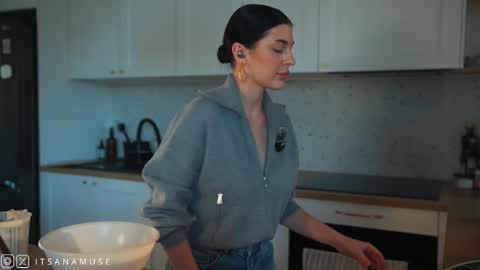 Ana online show from 10-18-25, 03:13