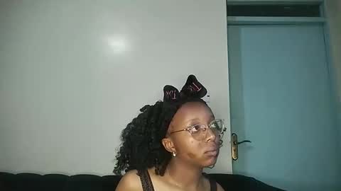 Snapshot of ananablossom chatting on 10-30-25, 12:12 Ananablossom online show from 10-30-25, 12:12