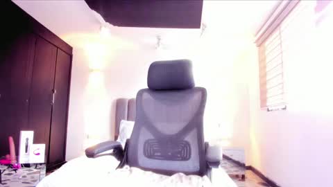 Snapshot of anaruiz1_ chatting on 01-26-25, 03:47 ana online show from 01-26-25, 03:47