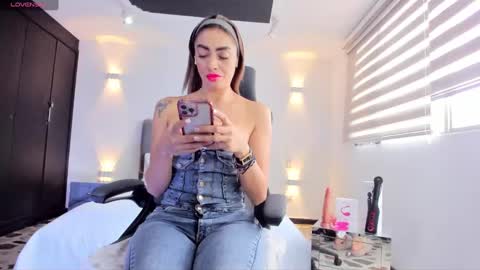 Snapshot of anaruiz1_ chatting on 02-01-25, 03:18 ana online show from 02-01-25, 03:18