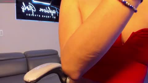 Snapshot of anaruiz1_ chatting on 02-28-25, 07:25 ana online show from 02-28-25, 07:25