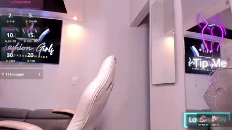 Snapshot of anaruiz1_ chatting on 10-14-25, 04:41 ana online show from 10-14-25, 04:41