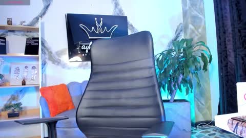 Snapshot of anaruiz1_ chatting on 12-19-25, 02:40 ana online show from 12-19-25, 02:40