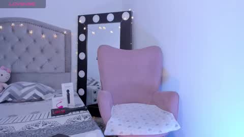 Snapshot of anaruiz1_ chatting on 12-20-25, 10:06 ana online show from 12-20-25, 10:06