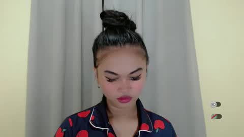 Snapshot of anaruru_ chatting on 01-28-25, 05:35 ANA online show from 01-28-25, 05:35