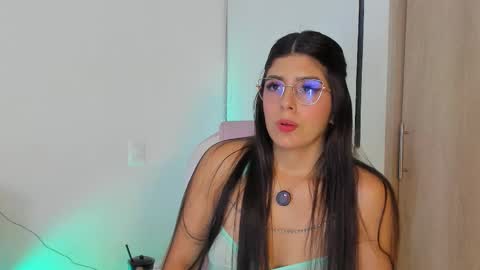 Snapshot of anastaciablake chatting on 11-03-25, 02:13 Anastacia online show from 11-03-25, 02:13