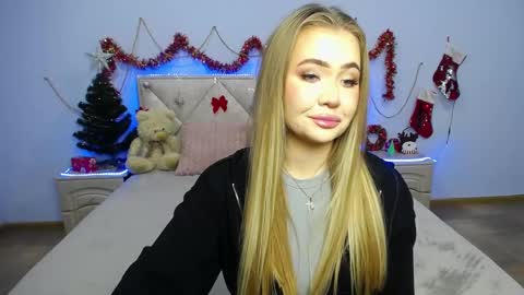 Snapshot of anastacyyellig chatting on 01-06-25, 10:47 anastacyyellig online show from 01-06-25, 10:47