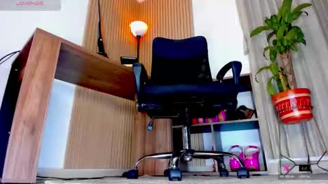 anastasia_snape online show from 10-31-25, 10:49