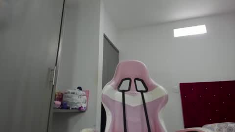 Snapshot of anastasiacooper chatting on 02-14-25, 07:02 Anastasia online show from 02-14-25, 07:02