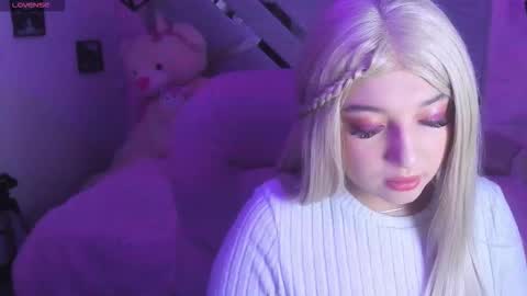 Snapshot of anavelvet chatting on 10-16-25, 03:02 Ana online show from 10-16-25, 03:02