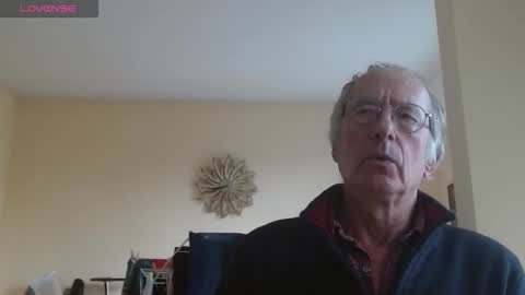 Snapshot of anax69 chatting on 11-01-25, 01:46 mario online show from 11-01-25, 01:46