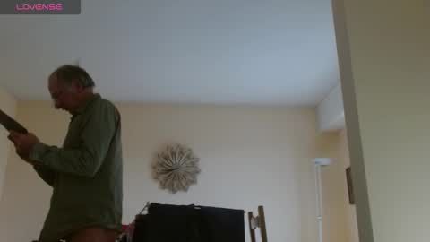 Snapshot of anax69 chatting on 11-02-25, 01:35 mario online show from 11-02-25, 01:35