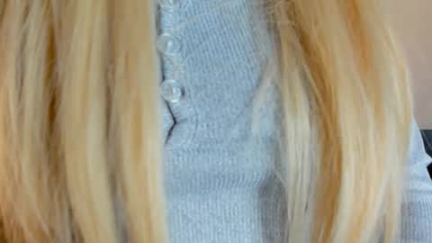 Layla online show from 03-01-26, 10:34