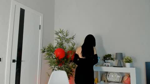 Layla online show from 03-09-26, 12:36