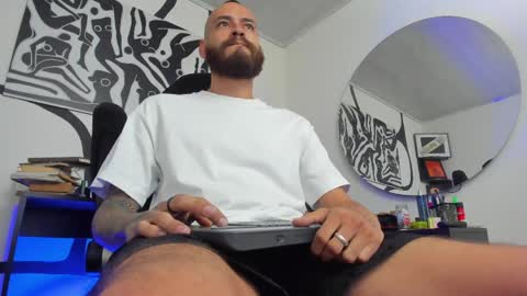 Snapshot of anders_x chatting on 06-07-26, 12:04 Andrs - online show from 06-07-26, 12:04