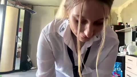 Snapshot of andraalix chatting on 07-29-26, 11:08 Emily online show from 07-29-26, 11:08