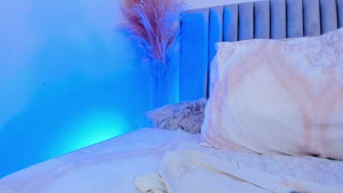 Snapshot of andracyruss chatting on 01-08-25, 02:35 Andra Cyrus online show from 01-08-25, 02:35