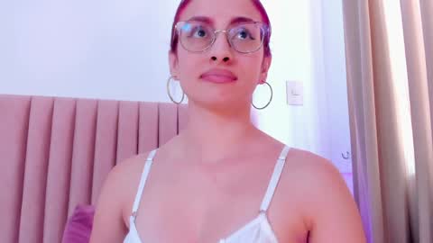 Snapshot of andracyruss chatting on 01-23-25, 05:42 Andra Cyrus online show from 01-23-25, 05:42