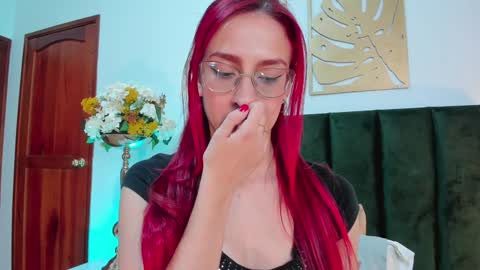 Snapshot of andracyruss chatting on 01-27-25, 05:37 Andra Cyrus online show from 01-27-25, 05:37