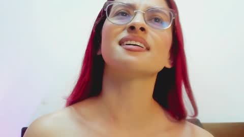 Snapshot of andracyruss chatting on 02-04-25, 11:38 Andra Cyrus online show from 02-04-25, 11:38