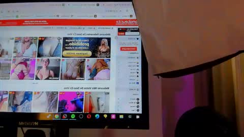 Snapshot of andracyruss chatting on 09-27-25, 12:10 Andra Cyrus online show from 09-27-25, 12:10