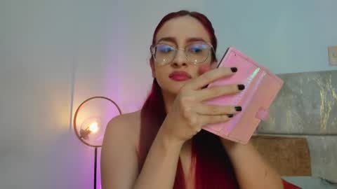 Snapshot of andracyruss chatting on 10-08-25, 11:41 Andra Cyrus online show from 10-08-25, 11:41